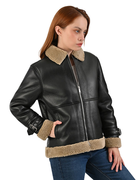 Chamarra Mujer Nine West Negra con Cuello y Puños en Borrega